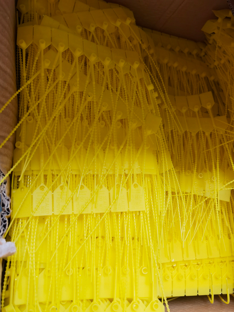 Acessórios fixados na parede do extintor de incêndio da emergência para o carro