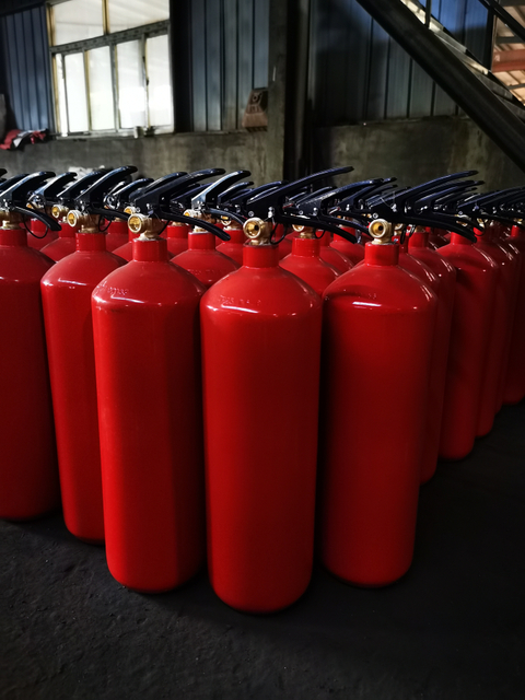 Extintor de incêndio a pó seco para líquidos inflamáveis